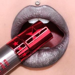 ✨NIB RESTRAINTS JEFFREE STAR LIQUID LIPSTICK✨